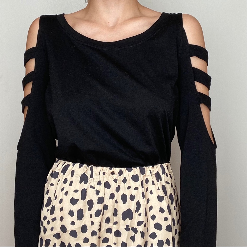 Black Should Cut-Out Top (WORN ONCE)